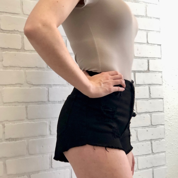 black high waisted shorts - Picture 4 of 5